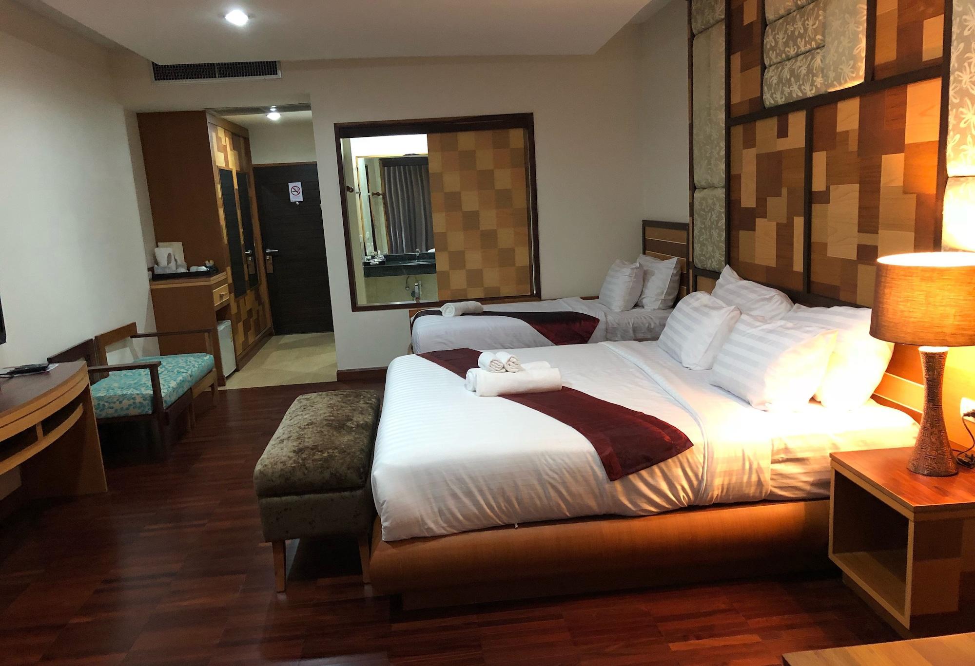 Taman Resort Phitsanulok Exteriör bild