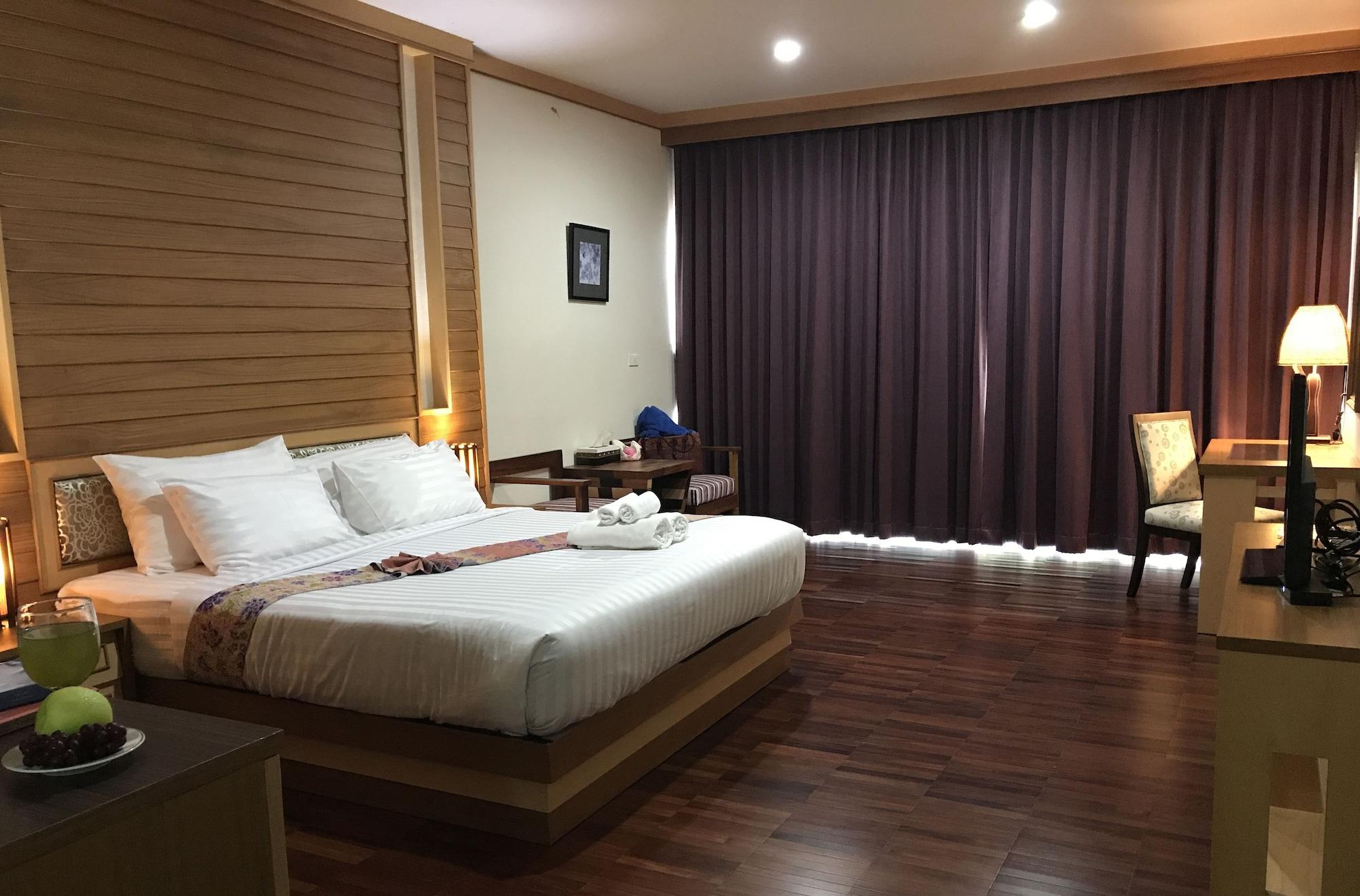 Taman Resort Phitsanulok Exteriör bild
