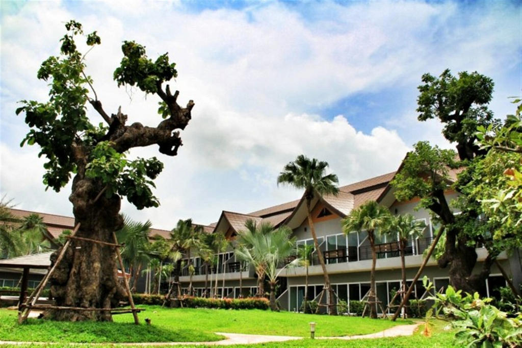 Taman Resort Phitsanulok Exteriör bild