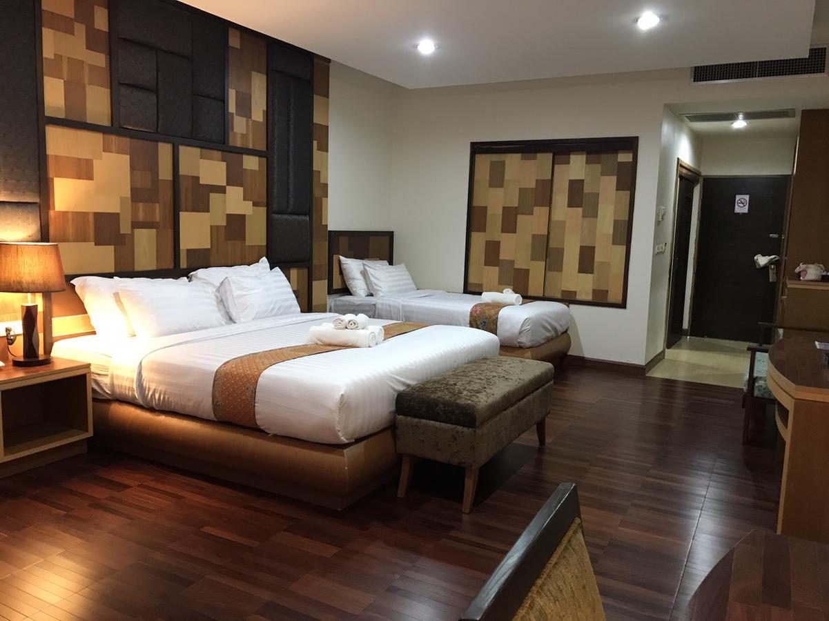 Taman Resort Phitsanulok Exteriör bild