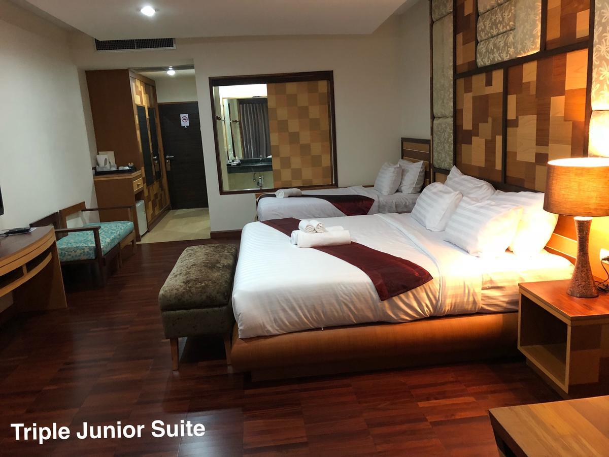 Taman Resort Phitsanulok Exteriör bild