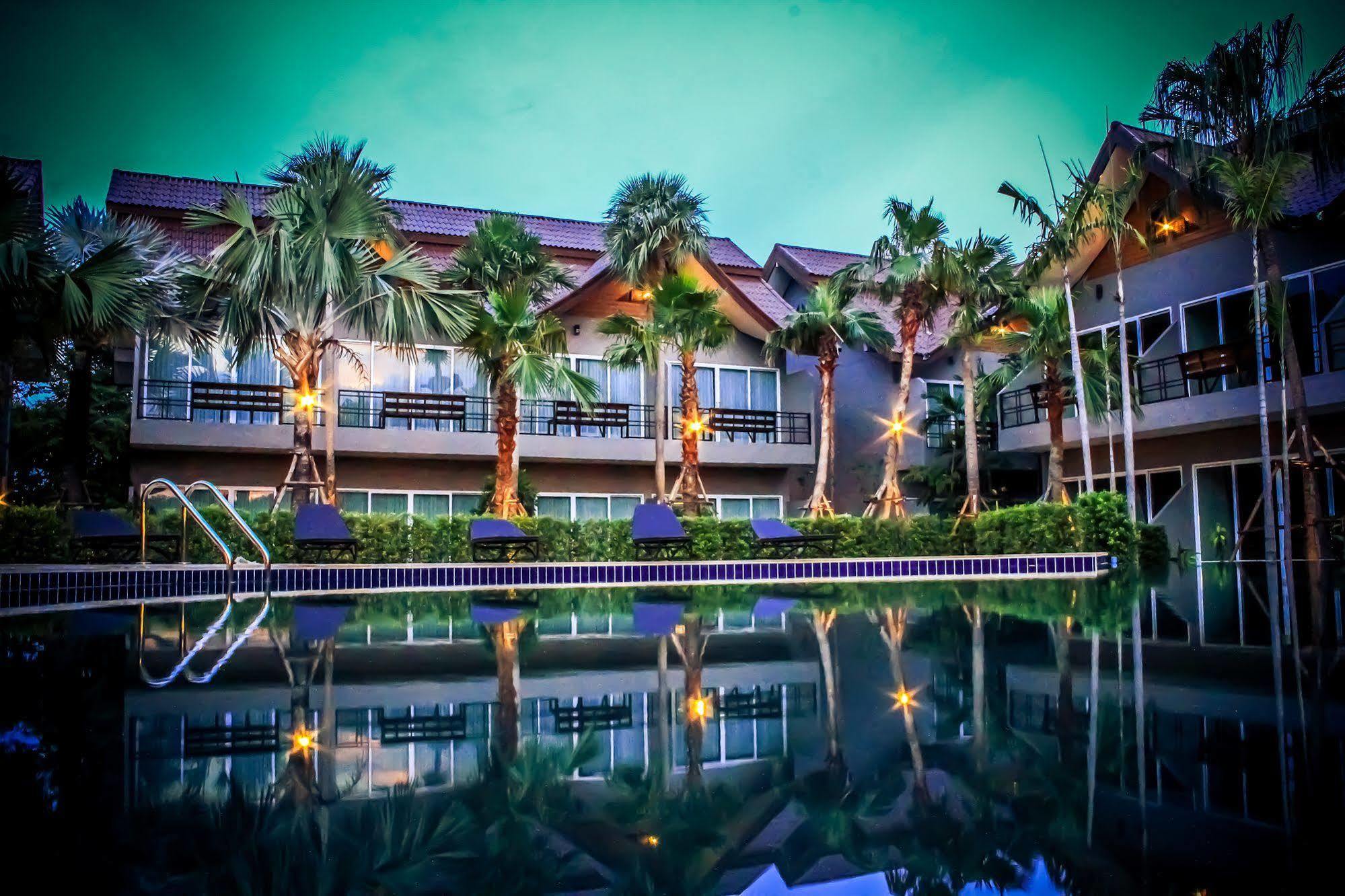 Taman Resort Phitsanulok Exteriör bild