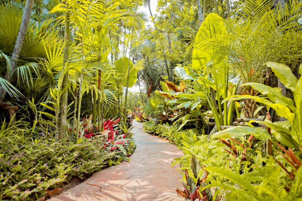 Taman Resort Phitsanulok Exteriör bild
